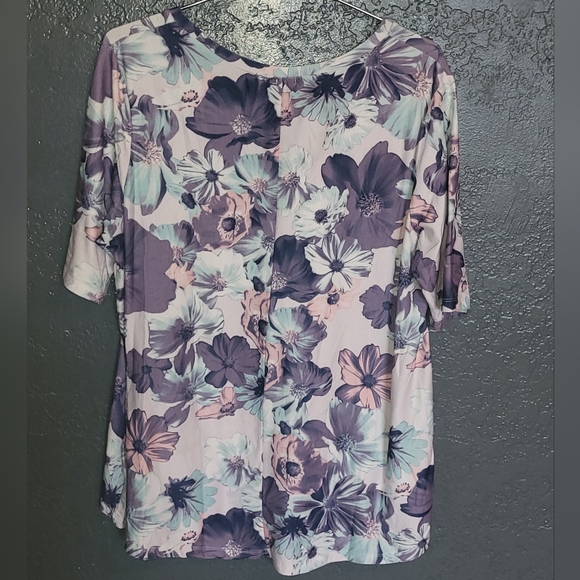 Falls Creek Floral Top Size XL - Picture 2 of 11